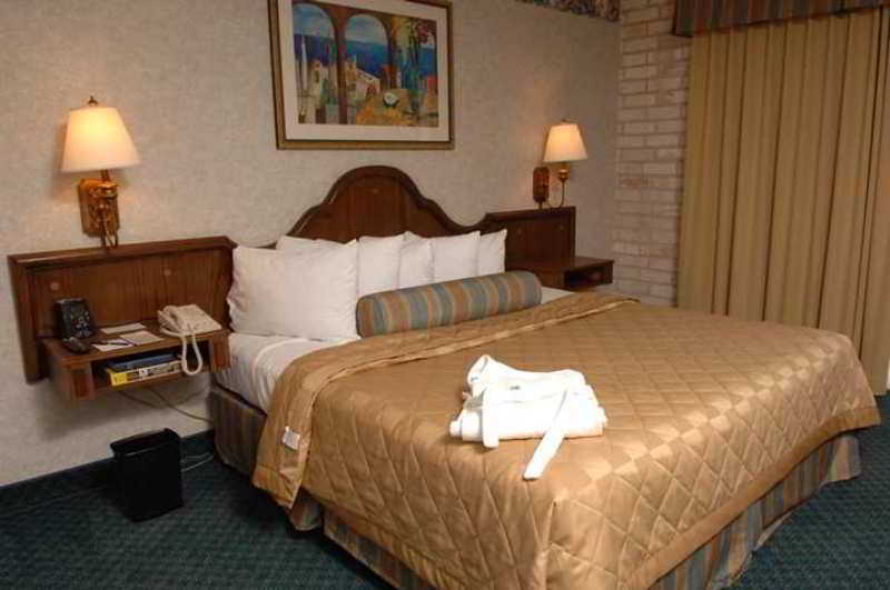 Embassy Suites Corpus Christi Room photo